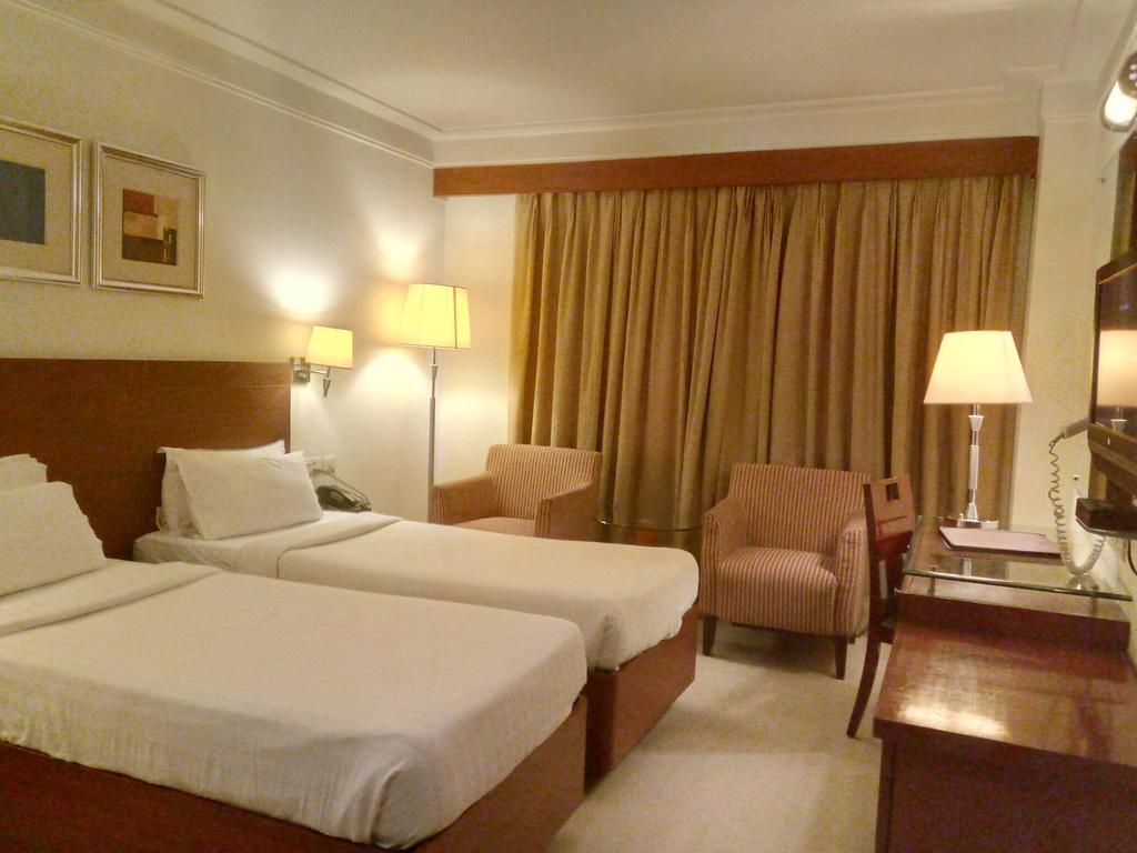 Hampshire Plaza Hotel Hyderabad Exterior photo