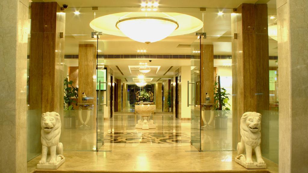 Hampshire Plaza Hotel Hyderabad Exterior photo