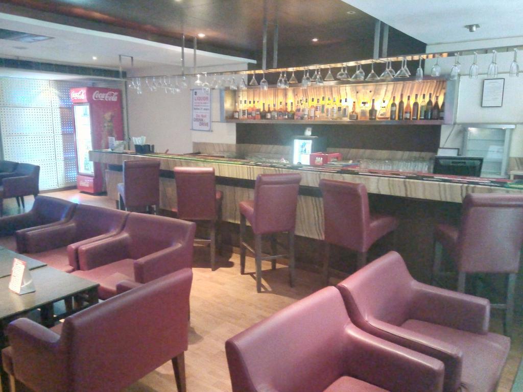 Hampshire Plaza Hotel Hyderabad Exterior photo