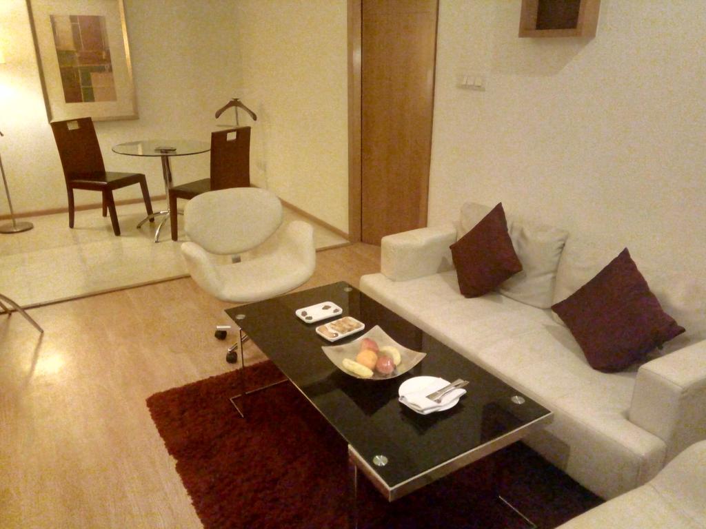 Hampshire Plaza Hotel Hyderabad Exterior photo