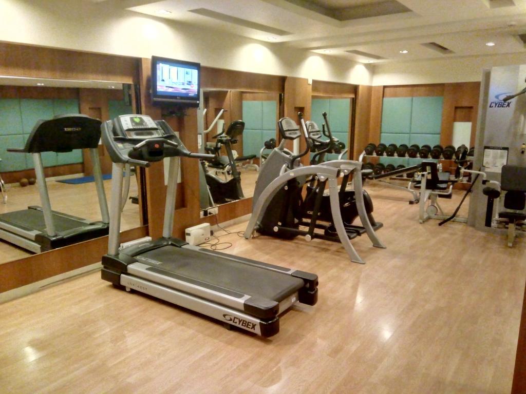 Hampshire Plaza Hotel Hyderabad Exterior photo