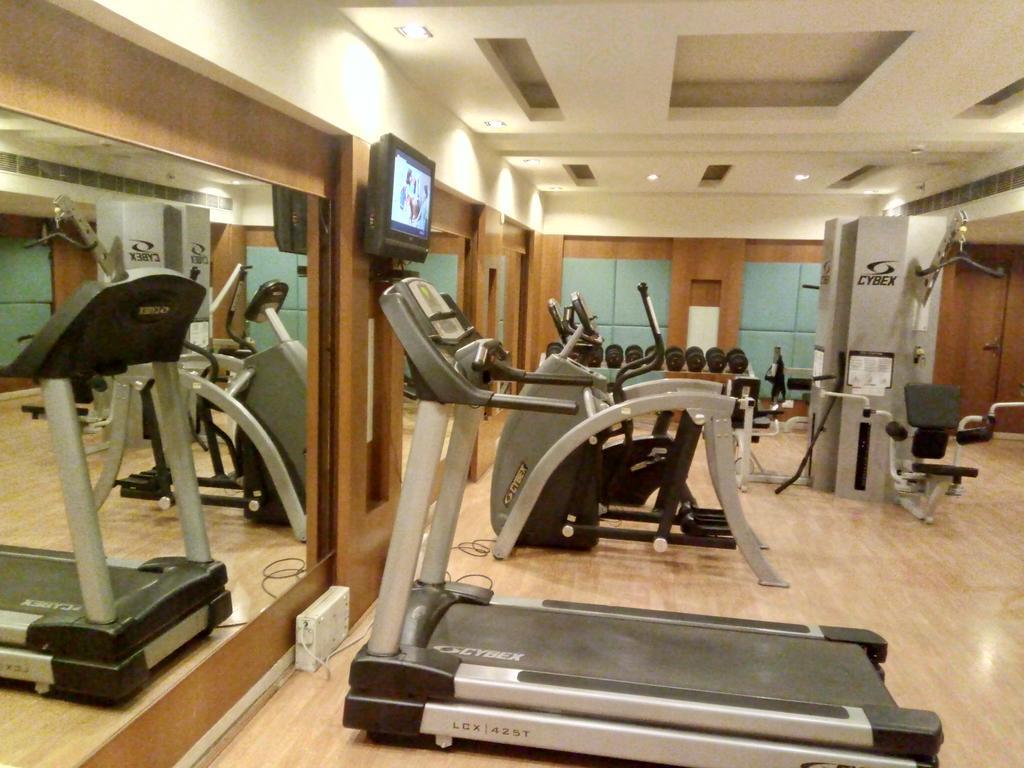 Hampshire Plaza Hotel Hyderabad Exterior photo