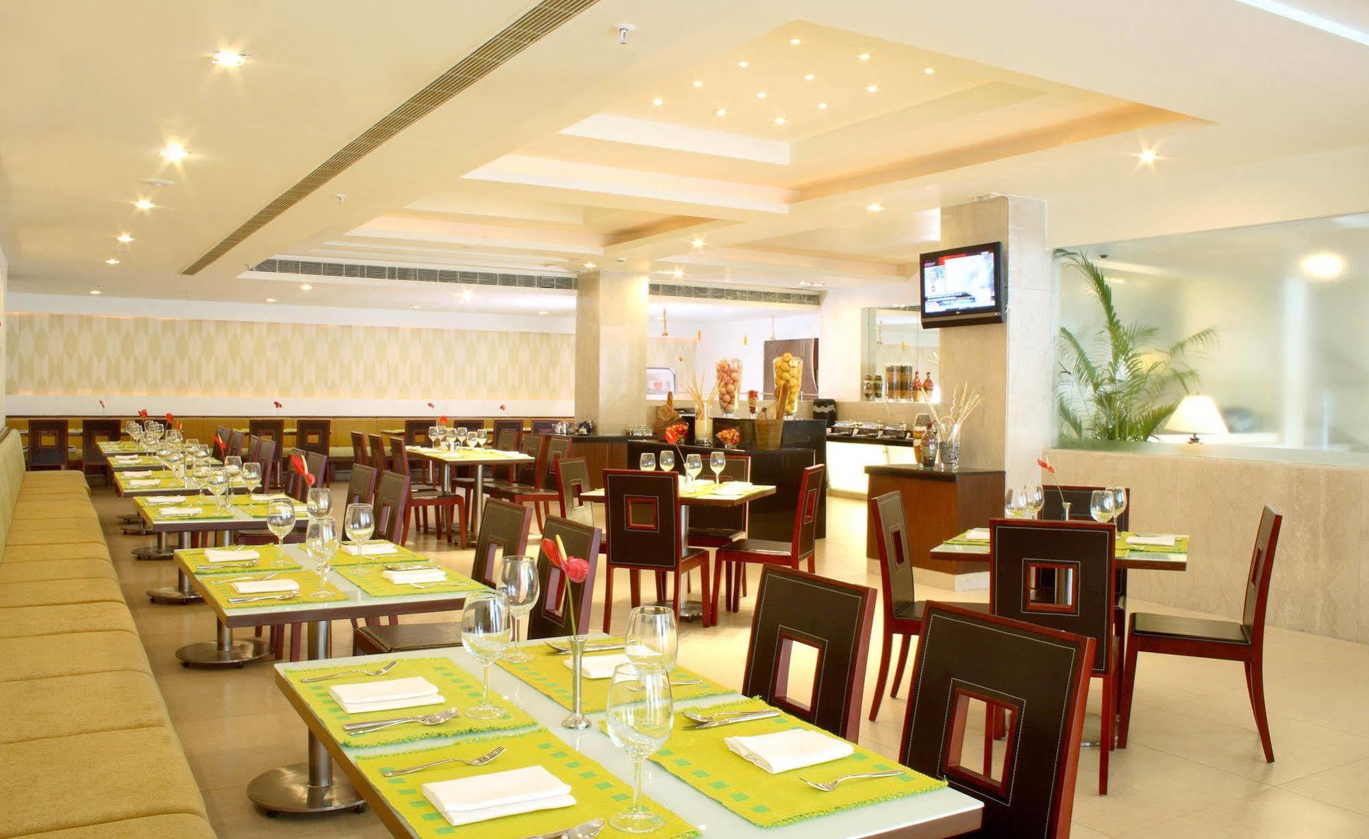Hampshire Plaza Hotel Hyderabad Exterior photo