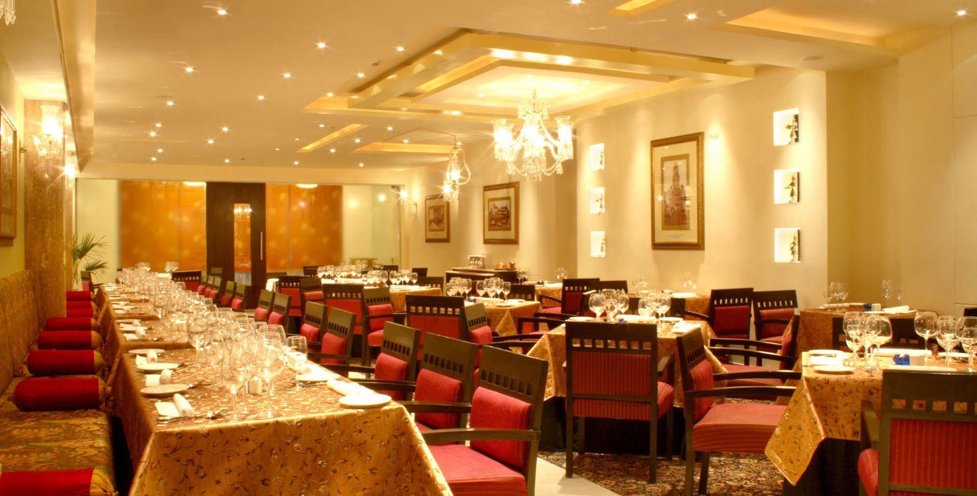 Hampshire Plaza Hotel Hyderabad Exterior photo