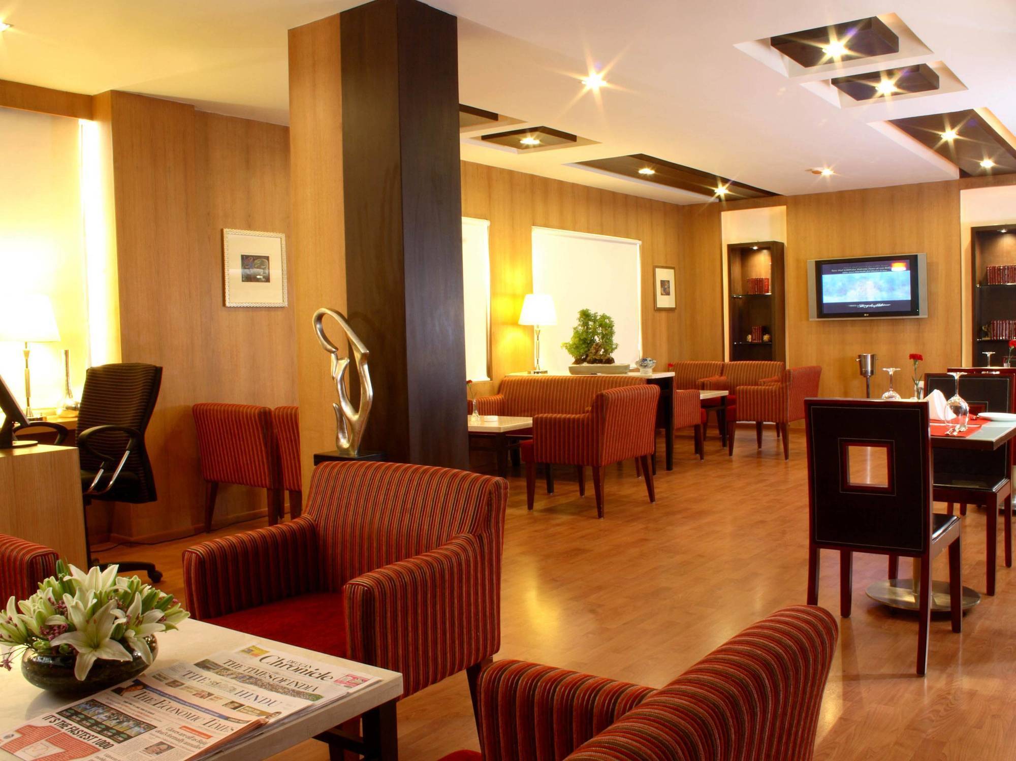Hampshire Plaza Hotel Hyderabad Exterior photo