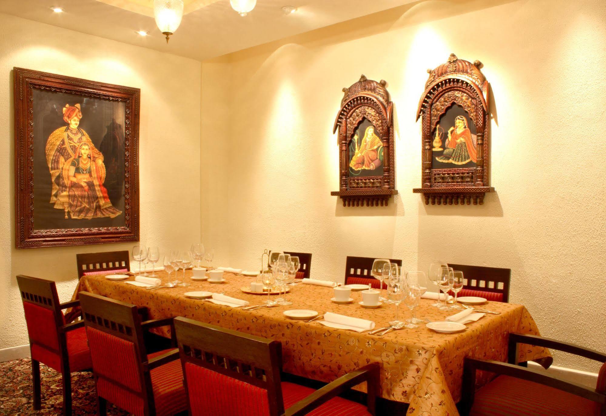 Hampshire Plaza Hotel Hyderabad Exterior photo
