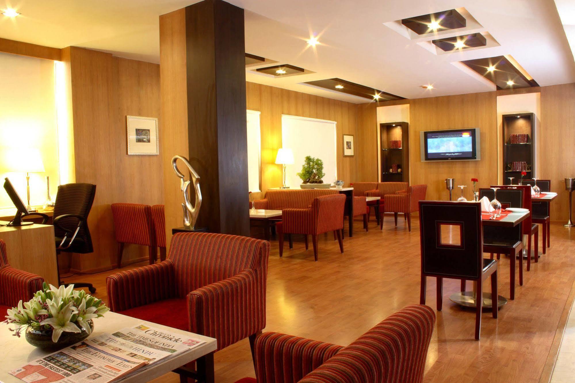 Hampshire Plaza Hotel Hyderabad Exterior photo