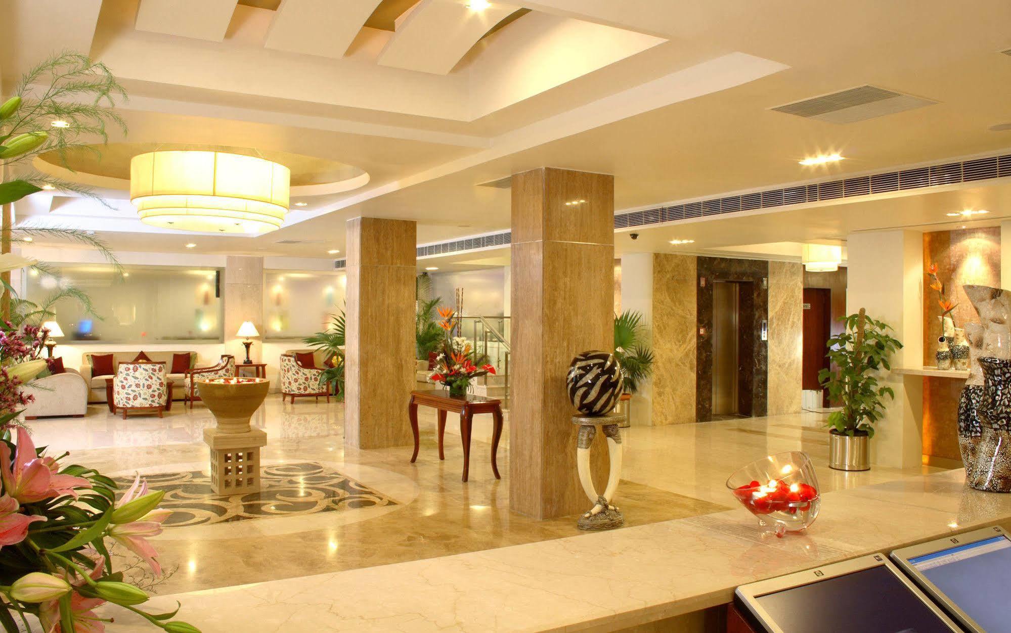 Hampshire Plaza Hotel Hyderabad Exterior photo