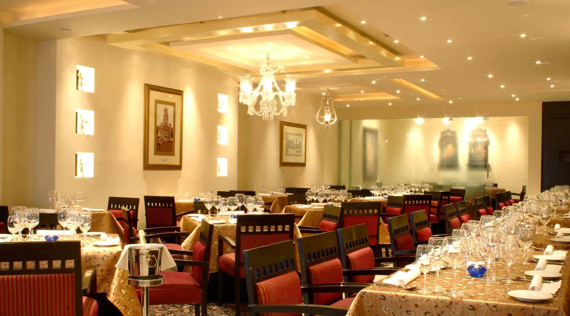 Hampshire Plaza Hotel Hyderabad Exterior photo