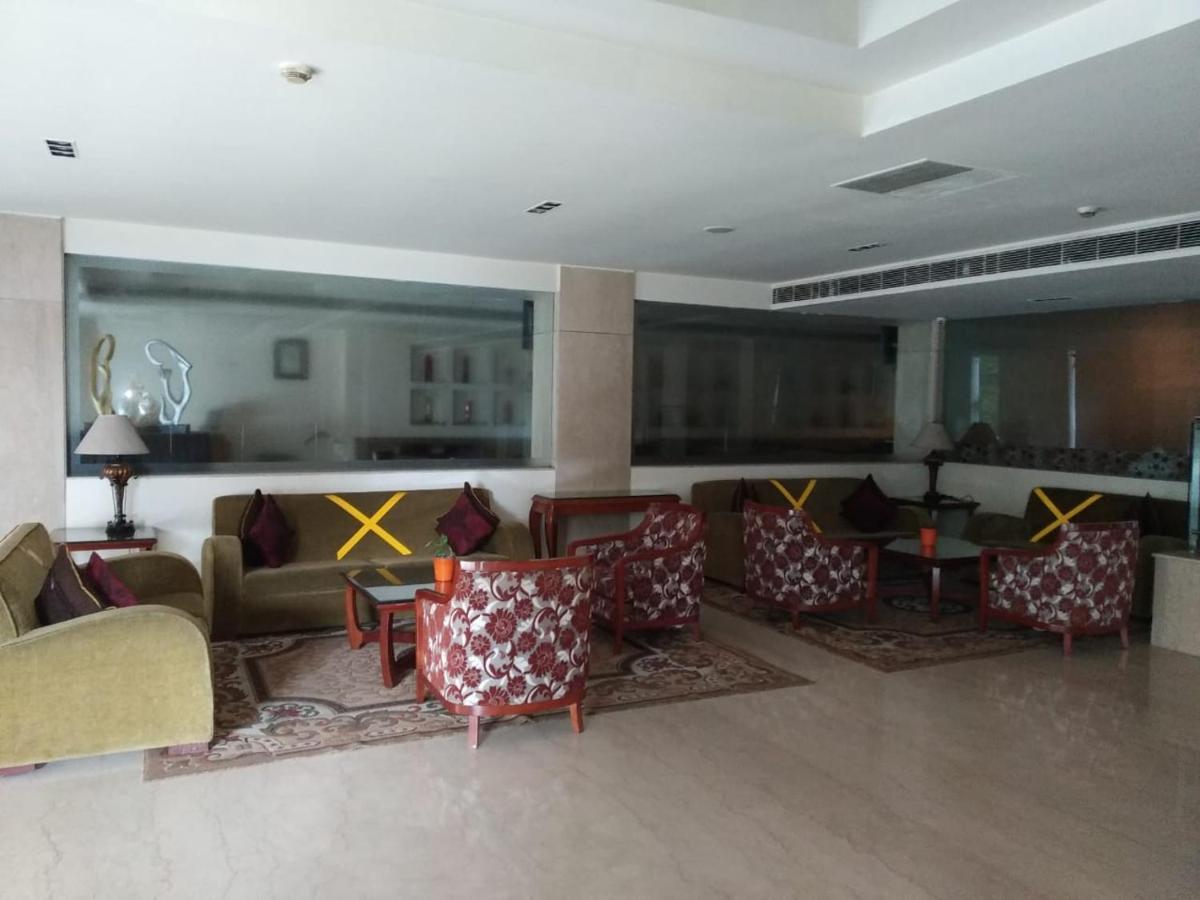 Hampshire Plaza Hotel Hyderabad Exterior photo