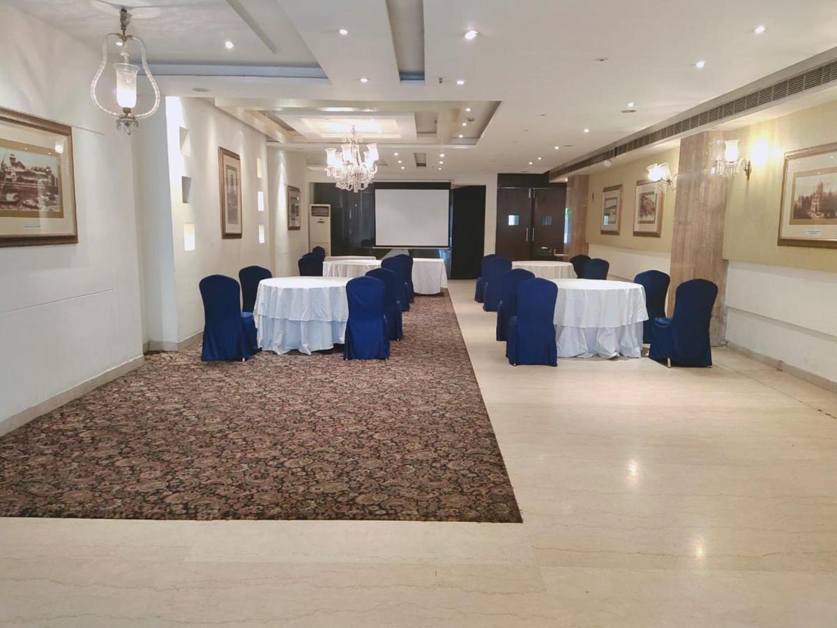 Hampshire Plaza Hotel Hyderabad Exterior photo