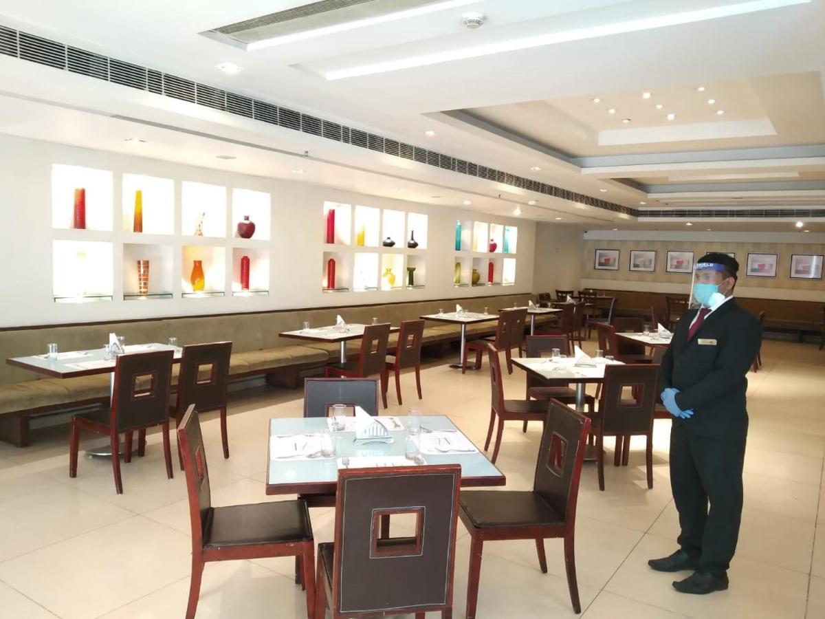 Hampshire Plaza Hotel Hyderabad Exterior photo